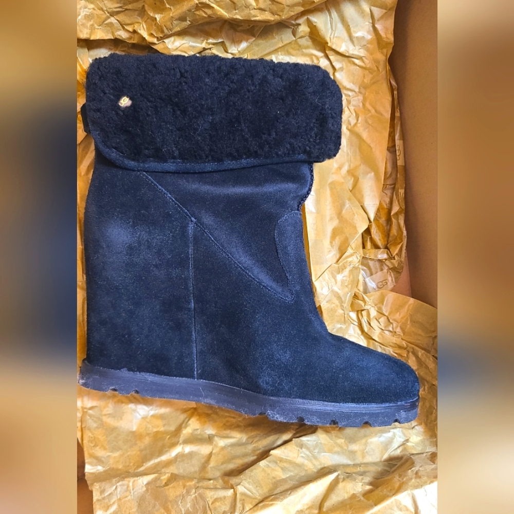 UGG Suede Boots Size 7.5